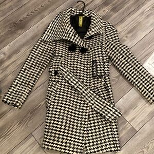 Small wool jacket - made by Soia & Kyo.